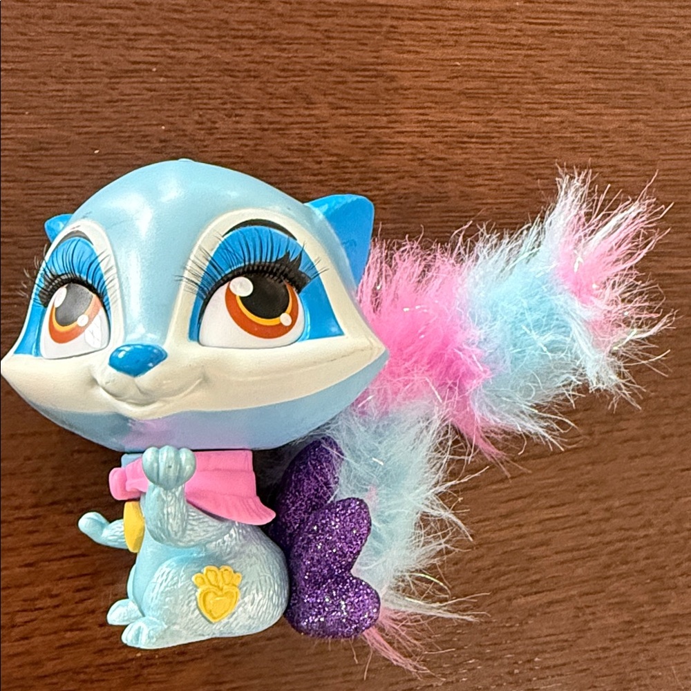 Disney Princess Palace Pets Windlflower the raccoon action doll figure. 4 inches